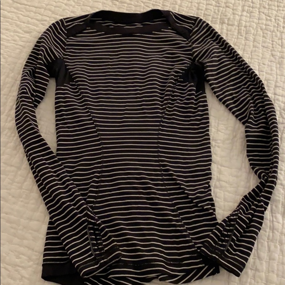 Lululemon long sleeve top Size 2